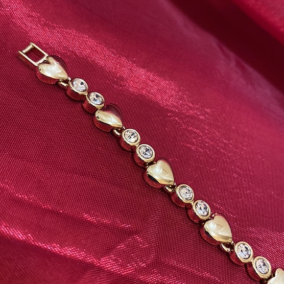 Gold Tone Heart Bracelet - Picture 4 of 4